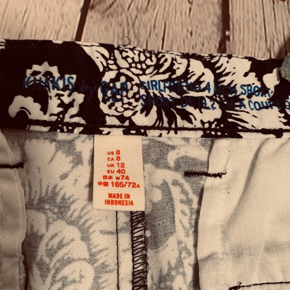 Gap Girlfriend Shorts Khakis SOFT Size 8 - Picture 11 of 11